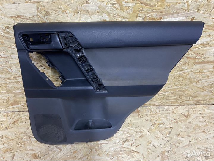 Обшивка двери задняя правая Toyota Prado 150
