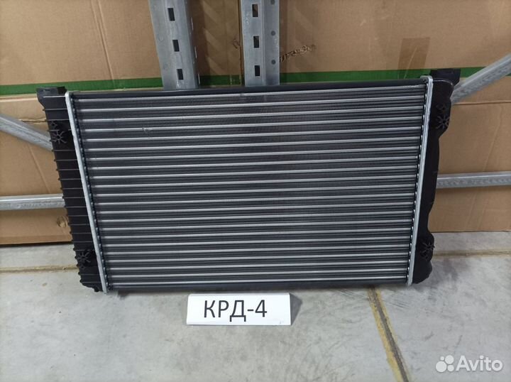 Радиатор двс Audi A4 2 В6 2001-2005