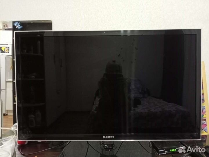 Продаю телевизор ЖК samsung Ue-40D5000