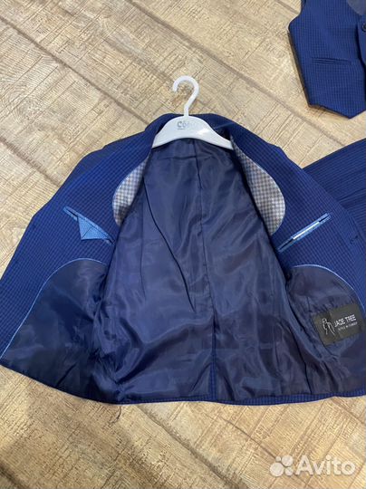 Школьный костюм