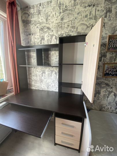 Детский письменный стол