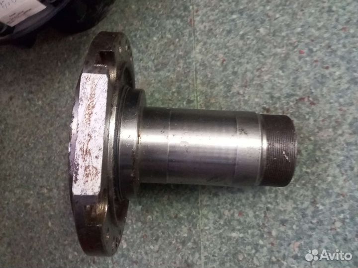 Цапфа поворотная левая и правая камаз 4310 43114