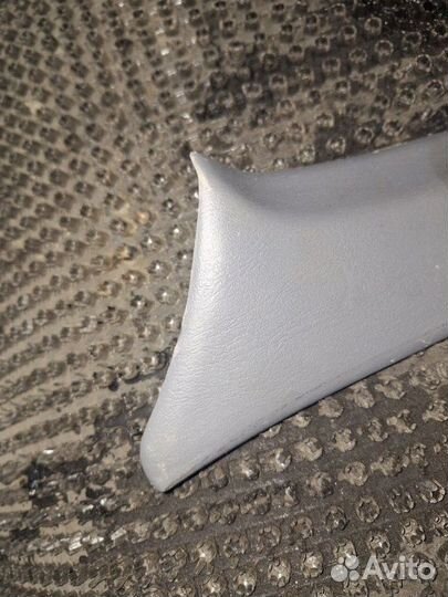 Накладка на стойку кузова передняя левая Toyota