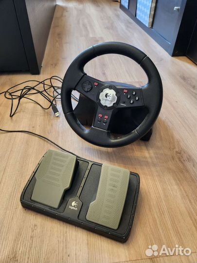 Игровой руль с педалями logitech