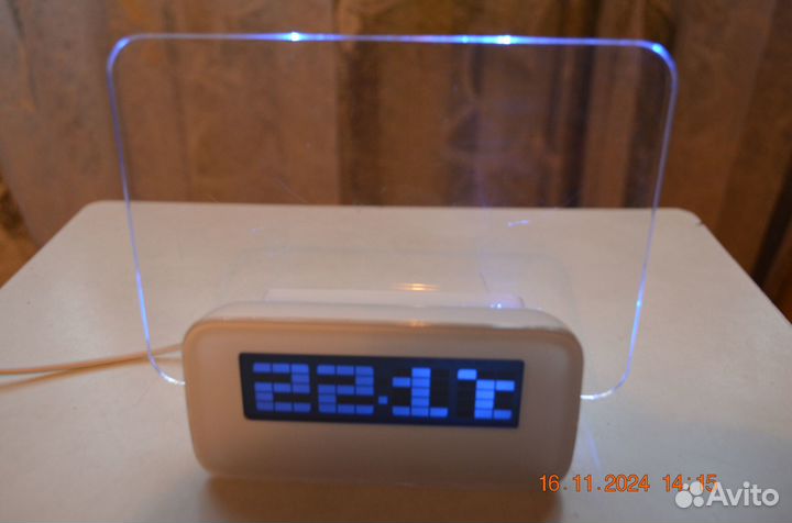 Часы с подсветкой