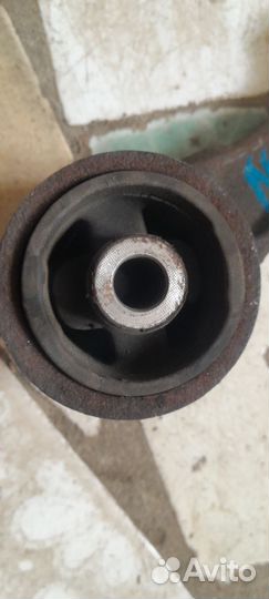 Продам крепление редуктора