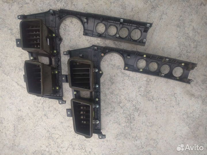 Консоль магнитолы серая Кайрон SsangYong Kyron