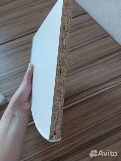 Угловая полочка с креплениями новая