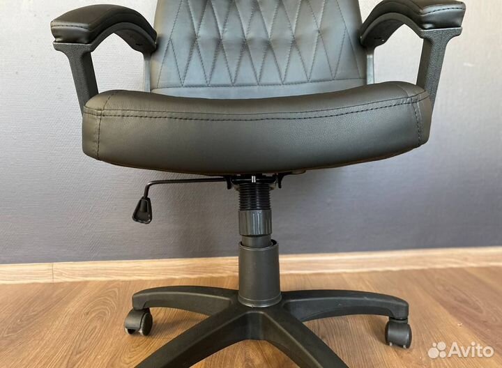 Офисное кресло от производителя