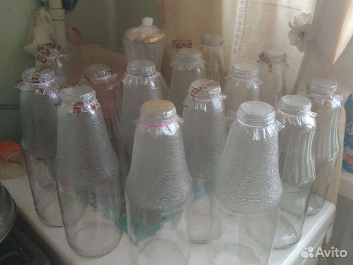 Стеклянные банки и бутылки