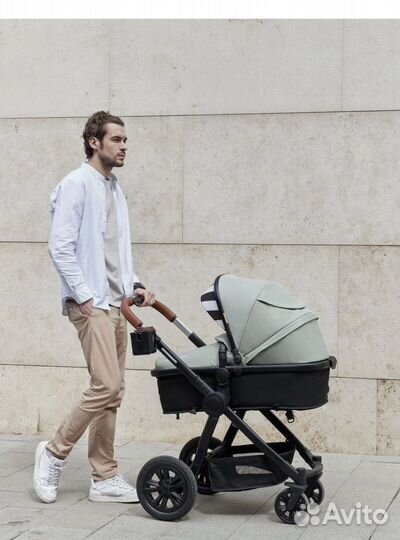 Коляска Happy Baby Mommer