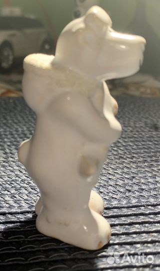 Статуэтка белый медведь
