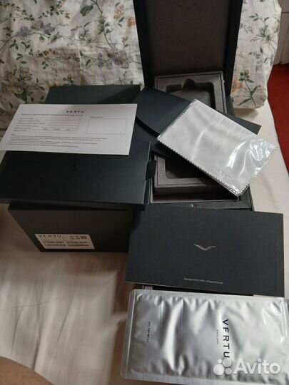 Коробка от телефона vertu