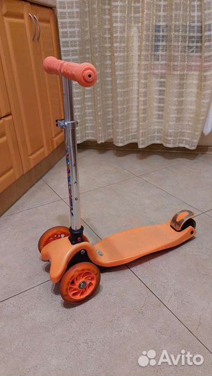 Детский самокат трехколесный