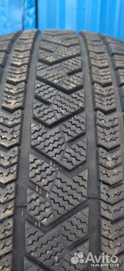 Tourador Winter Pro TSU1 245/45 R18 и 275/40 R18