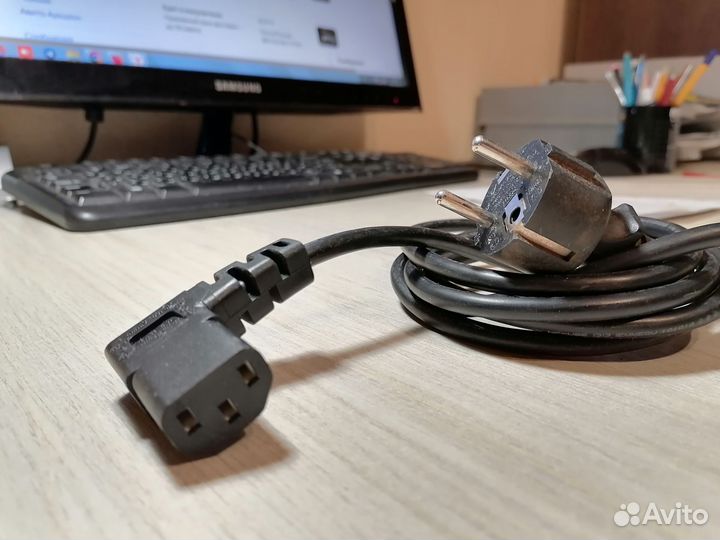 Кабель питания угловой