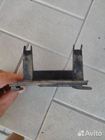 Кронштейн переднего бампера рено сценик 1