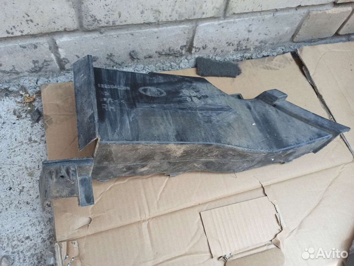 LADA xray дефлектор радиатора правый