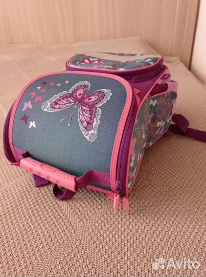 Школьный рюкзак, ранец