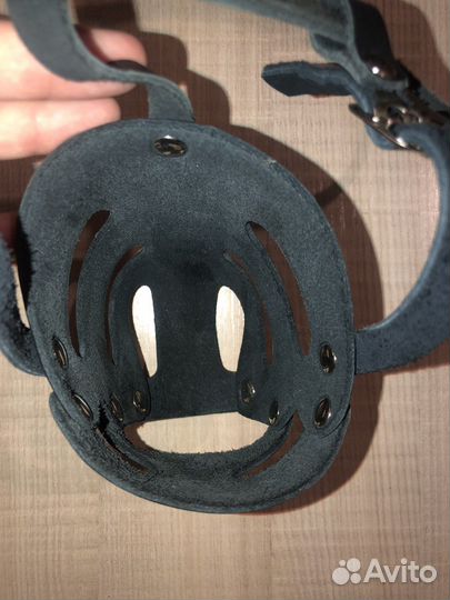 Намордник для собаки и игрушка пишалка