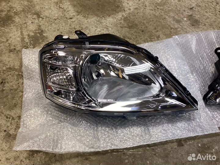 Передние фары LADA Largus / Renault Logan