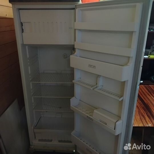 Холодильник бу Stinol