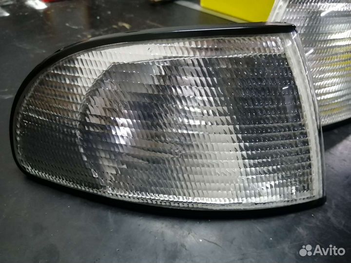 Поворотники передние Ауди А4 Б5 Type Valeo Белые