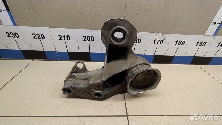 Кронштейн двигателя левый A6 C6,4F 2005-2011