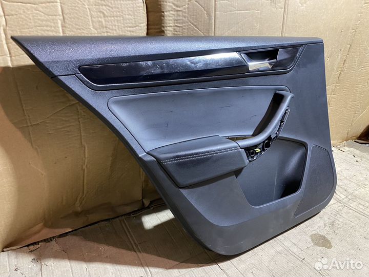 Обшивка двери задней Skoda Rapid 60U867023