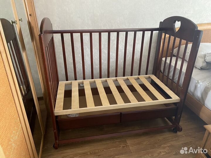 Детская кроватка качалка