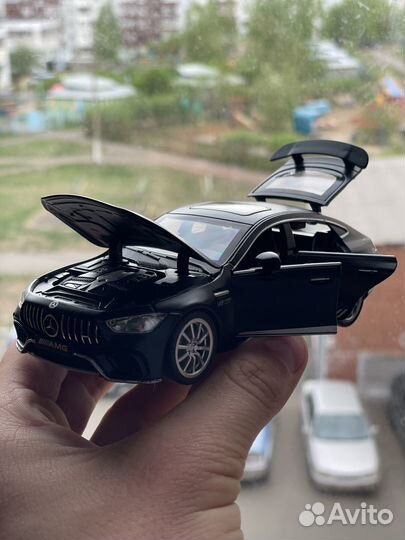 Коллекционная машинка Mercedes