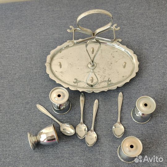 Посеребренный круэт для четырех яиц. Англия