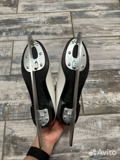 Коньки фигурные 36 Tempish dream