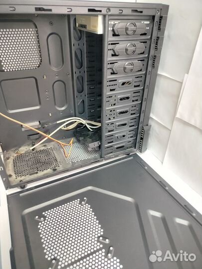 Корпус ATX для компьютера