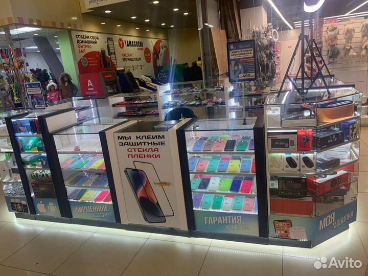 Торговый островок мобильных аксессуаров