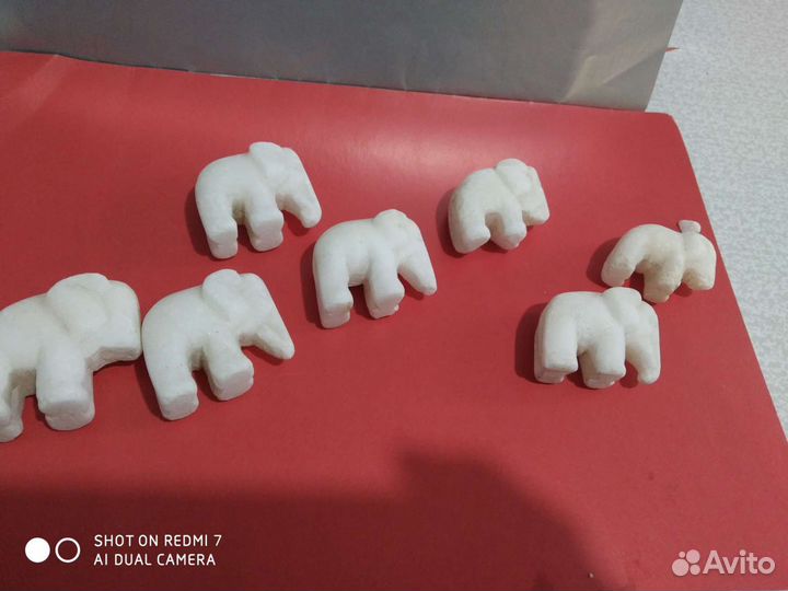 7 слоников из мрамора