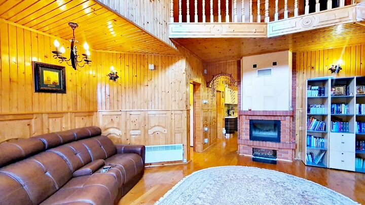 Дом 159 м² на участке 13,3 сот.