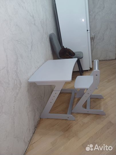 Детский растущий стол и стул