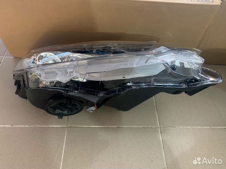 Правая фара Toyota Camry 55 эксклюзив 2 линзы