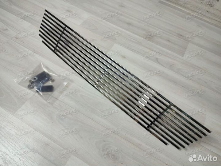 Решетка в бампер Toyota Avensis 3 2008-2011 новая