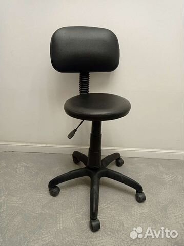 Стул кресло на колесиках