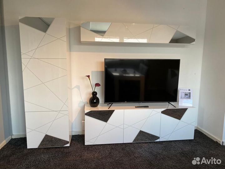 Тумба под телевизор