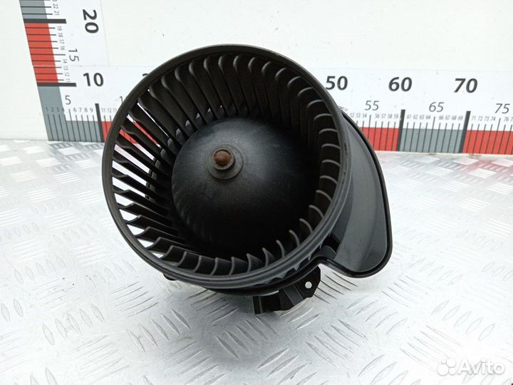 Моторчик печки для Opel Corsa D 77366904