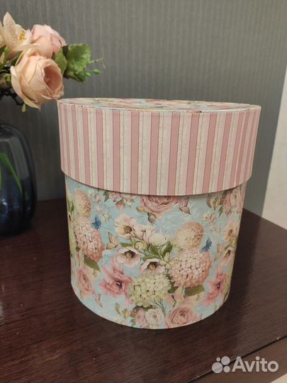 Коробочка подарочная картонная