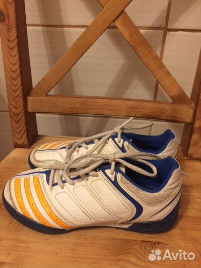 Сороконожки adidas р35,5