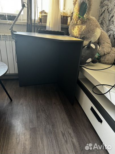 Стол угловой