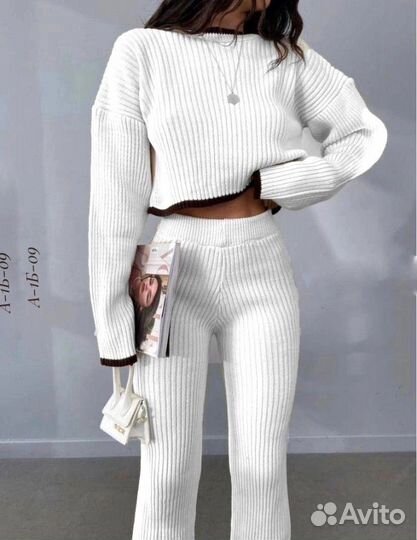 Костюм женский новый