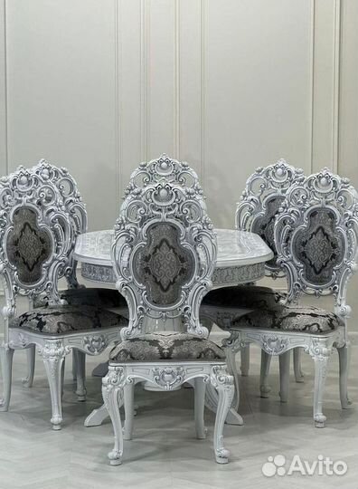 Кухонный стол и стулья комплект