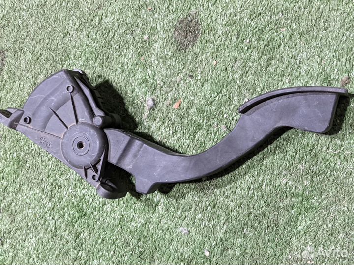 Педаль газа Ford Focus 2 2011