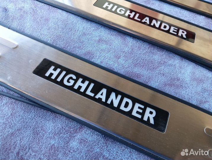 Накладки на пороги Toyota Highlander 2007-2012